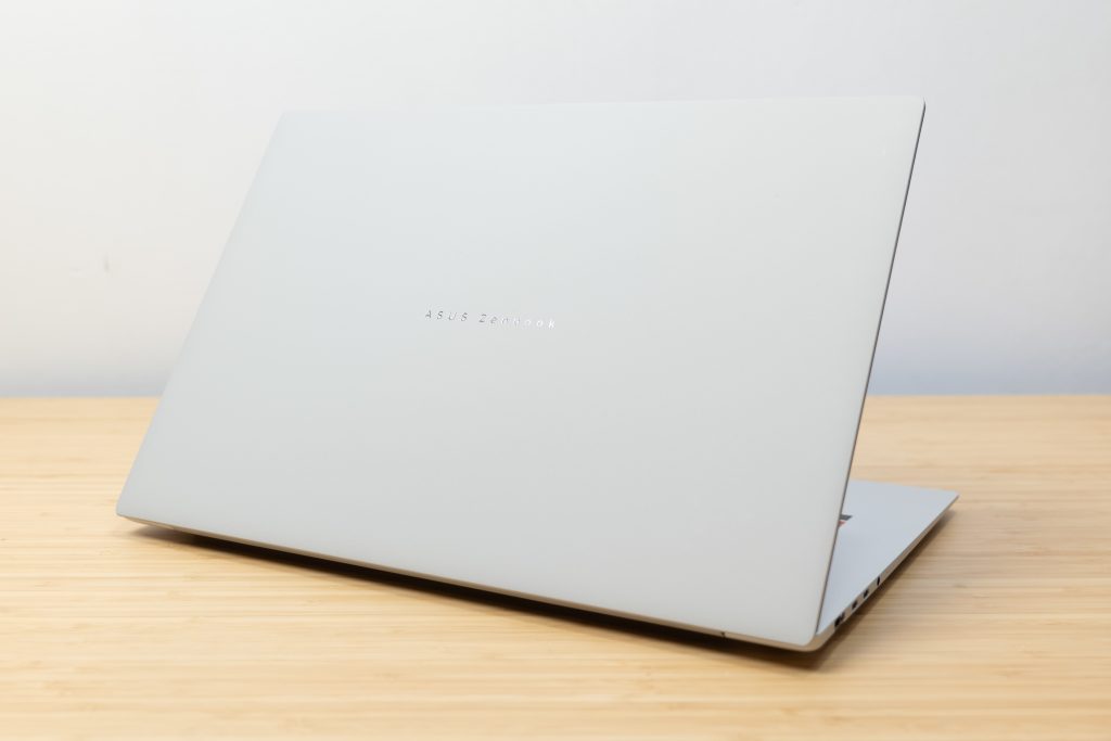 ASUS Zenbook S16