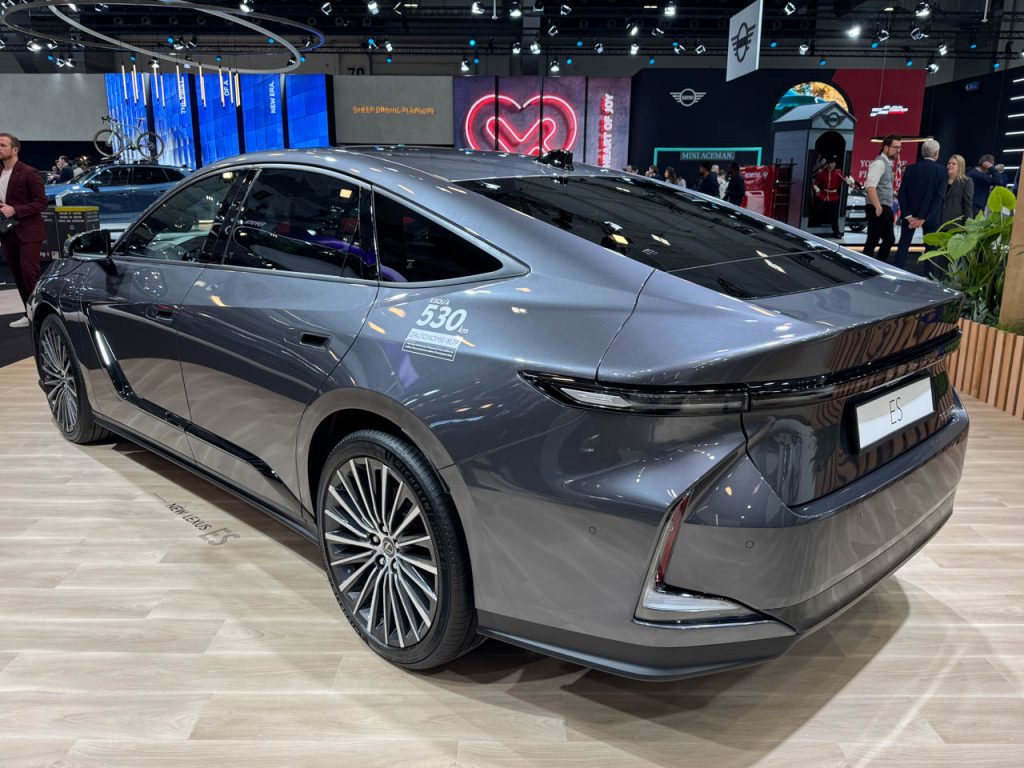 Lexus ES 500e
