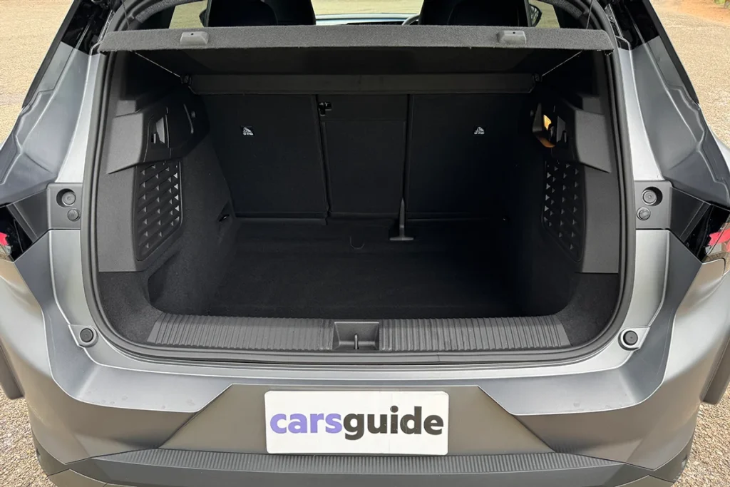 Renault Scenic E-Tech elektrikli araba 2026 inceleme
