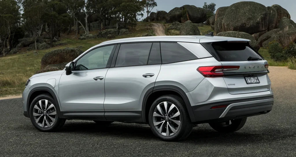 Skoda Kodiaq Plug-in Hybrid elektrikli araba incelemesi 2026