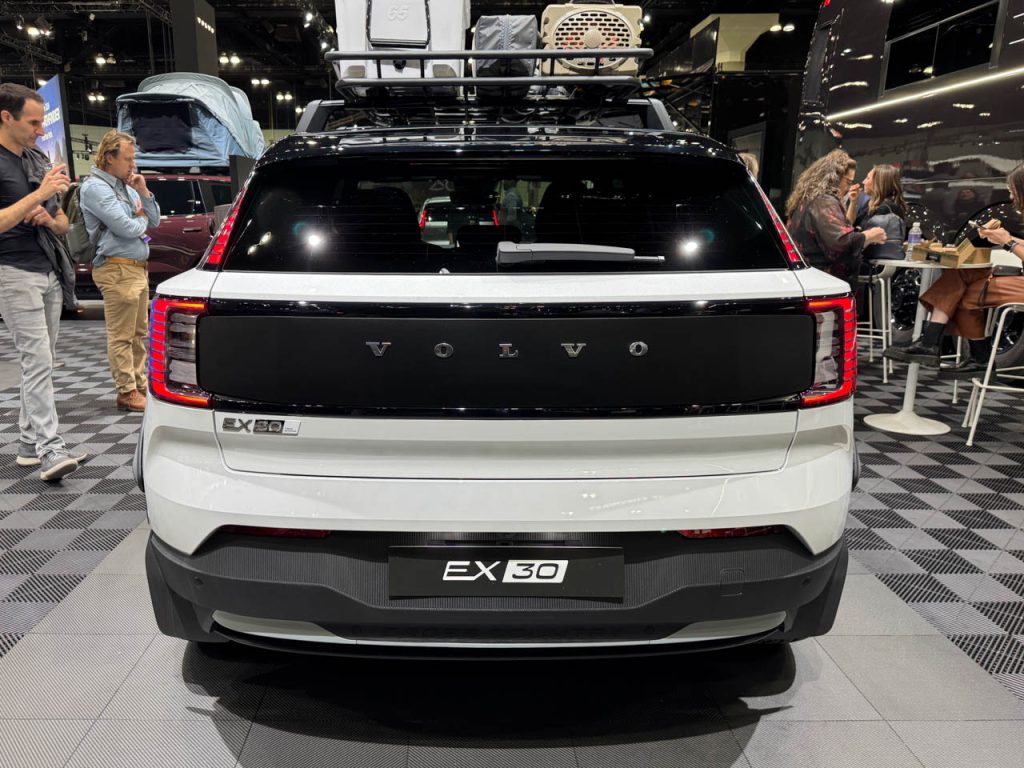 Volvo EX30 Cross Country