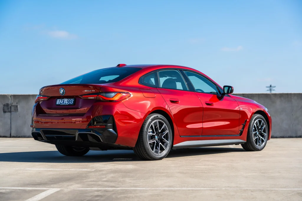 BMW i4 Elektrikli Sedan 2026 