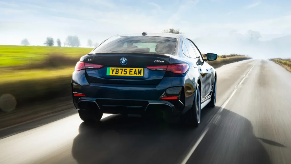 BMW i4 Elektrikli Araba teknik özellikler