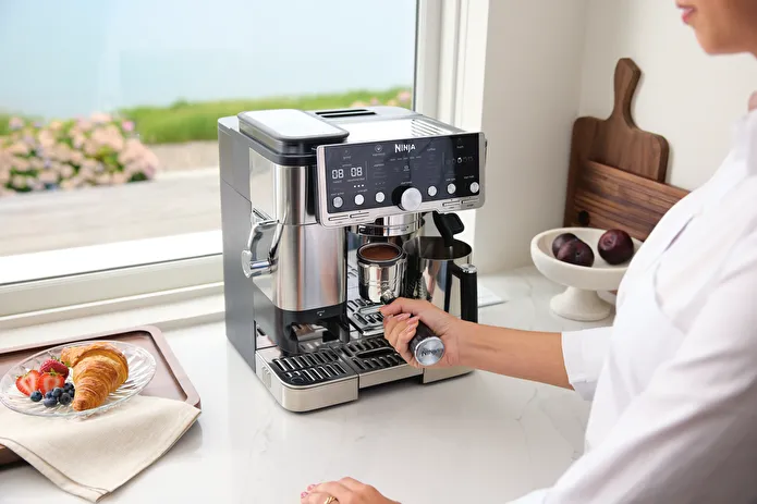 Ninja Luxe Café Pro İnceleme: 4’ü 1 Arada Kahve Makinesi Özellikleri ve Performansı