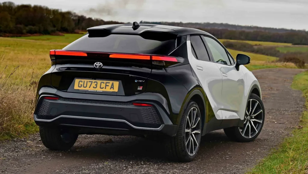 Toyota C-HR Elektrikli Hibrit SUV inceleme