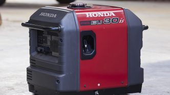 Honda EU 30İS 3 kVA Marşlı Benzinli Jeneratör