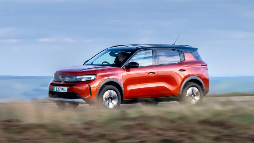 2026 Opel Frontera Elektrikli SUV İncelemesi: 408 KM Menzil ve LFP Batarya