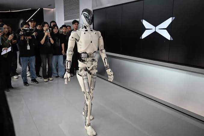 Robotik Savaşlarda Yeni Perde: XPeng Iron Tesla’nın Tahtını Sallıyor mu?